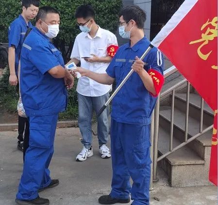 9001cc金沙以诚为本工匠 | “浪波”不言苦，甘为“人梯”承大沉