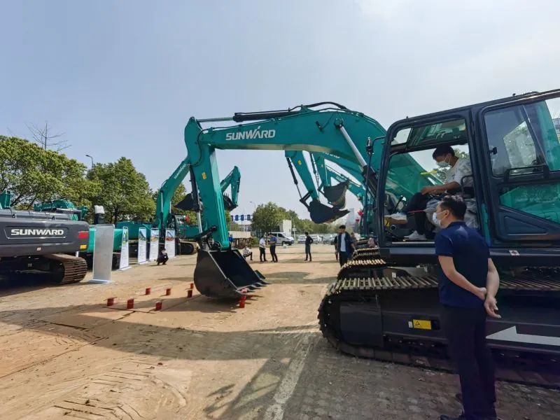 再现交机热潮！9001cc金沙以诚为本智能中大挖持续向市场进军