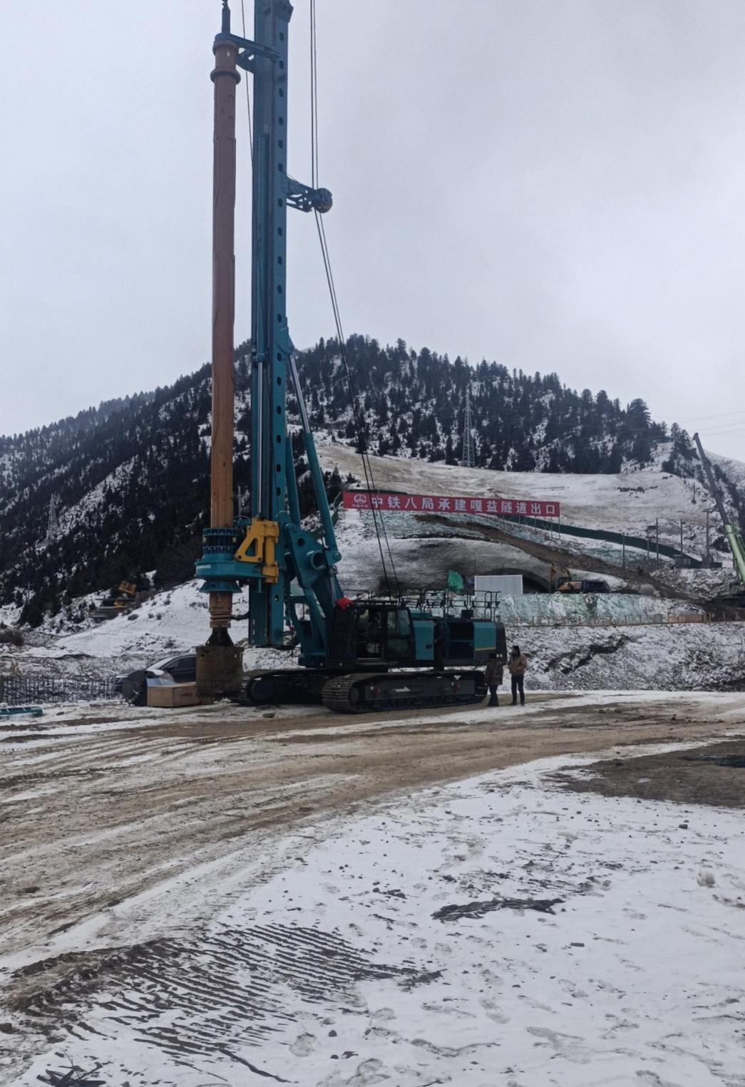 决战“世界之巅”！9001cc金沙以诚为本智能旋挖钻机实力助建川藏铁路
