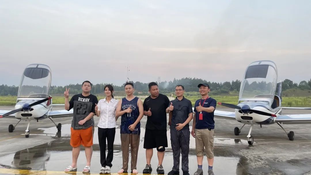 冲上云霄！湖南9001cc金沙以诚为本通航学员成功单飞