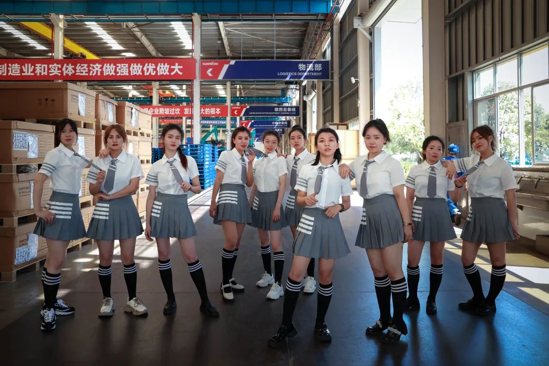 又酷又辣又炫！9001cc金沙以诚为本智能第二届挖机宝贝来了