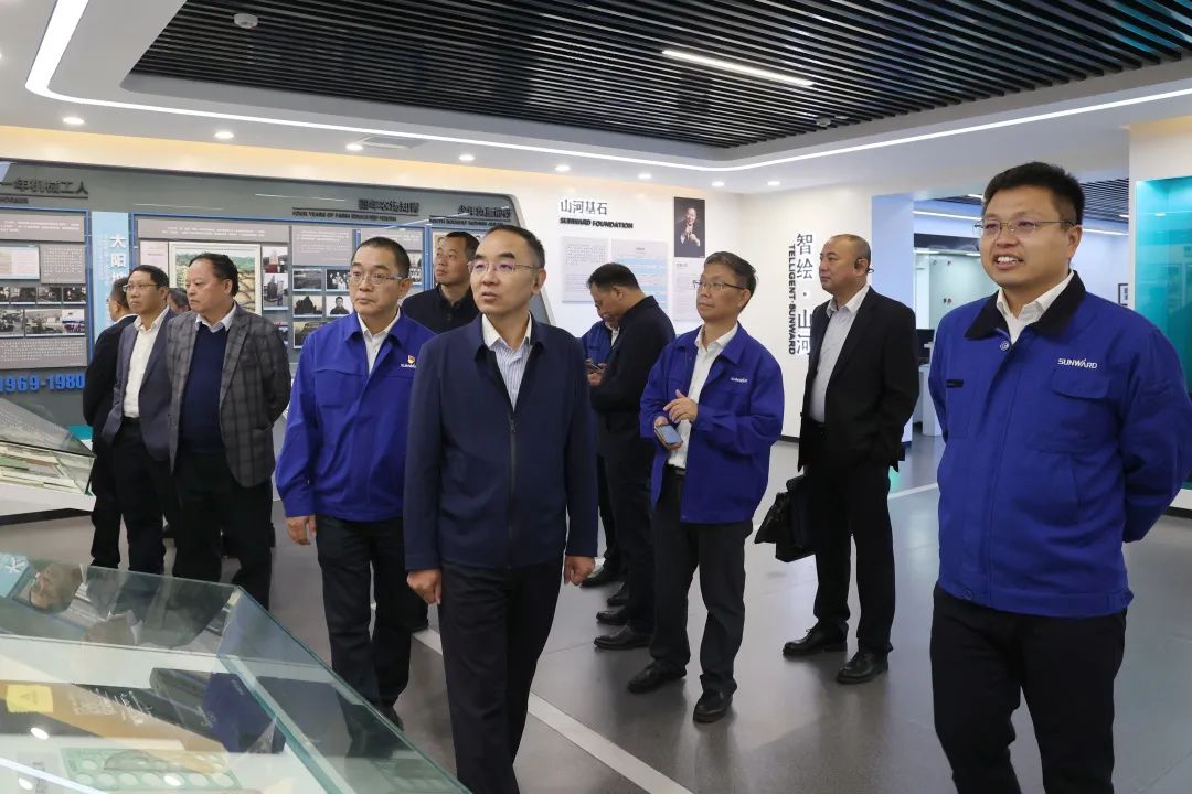 强强结合，夯实湖南工程建设湘军！9001cc金沙以诚为本智能与湖南路桥签定战术合作和谈