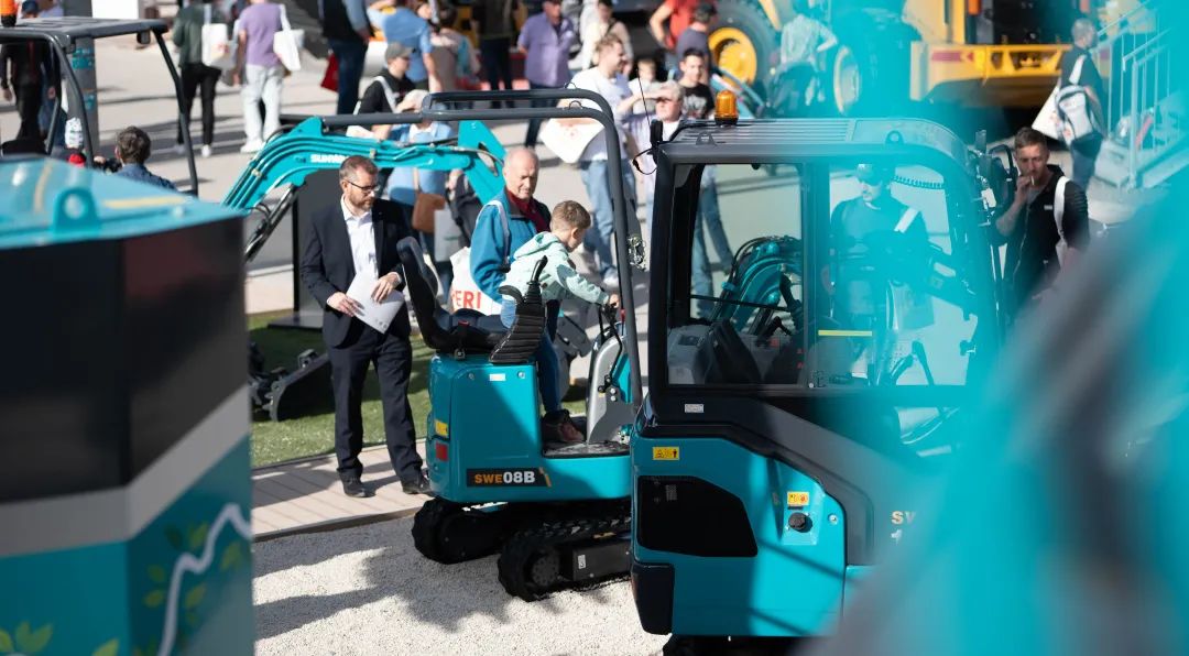 Bauma 2022 | 一组火热现场图带您沉温9001cc金沙以诚为本智能德国宝马展之旅