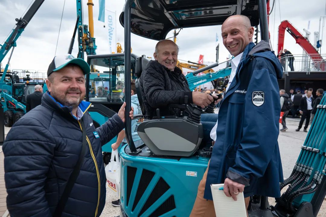 Bauma 2022 | 一组火热现场图带您沉温9001cc金沙以诚为本智能德国宝马展之旅