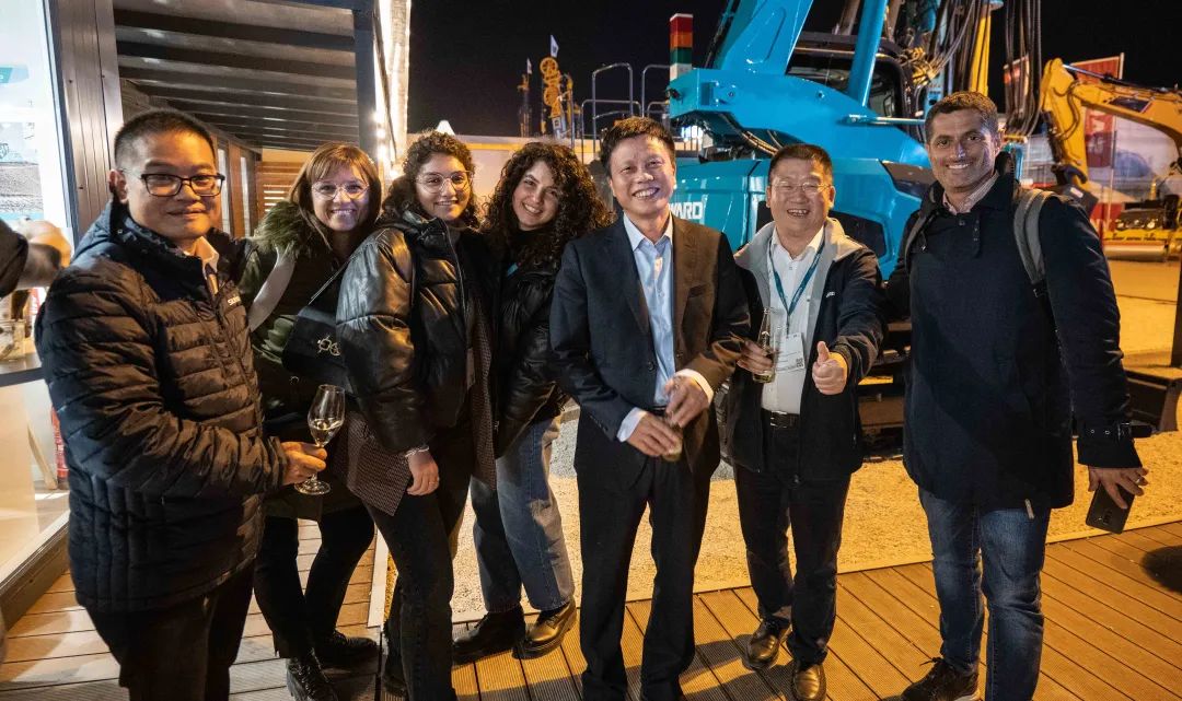 Bauma 2022 | 一组火热现场图带您沉温9001cc金沙以诚为本智能德国宝马展之旅