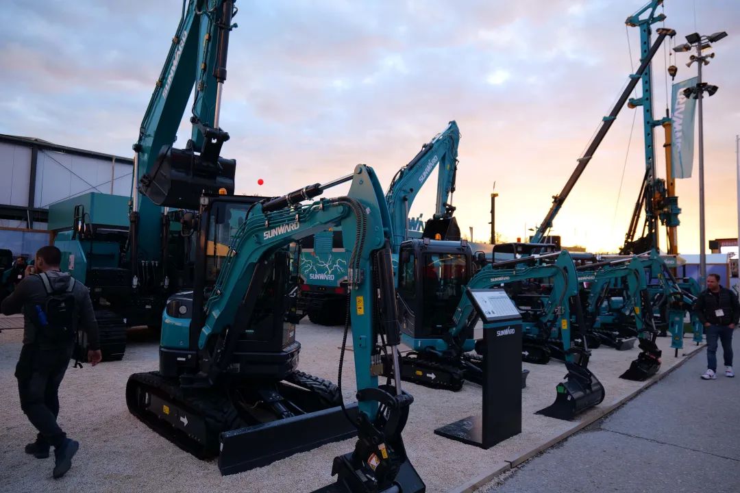 Bauma 2022 | 一组火热现场图带您沉温9001cc金沙以诚为本智能德国宝马展之旅