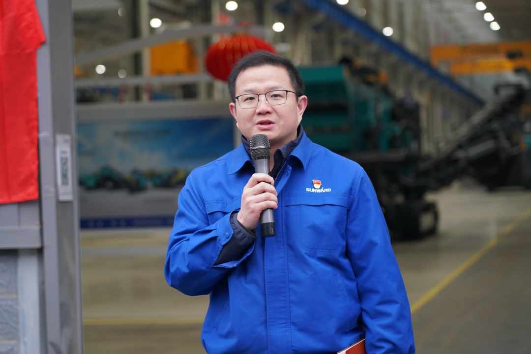 “持证上岗，成为破碎筛分设备的好管家！”