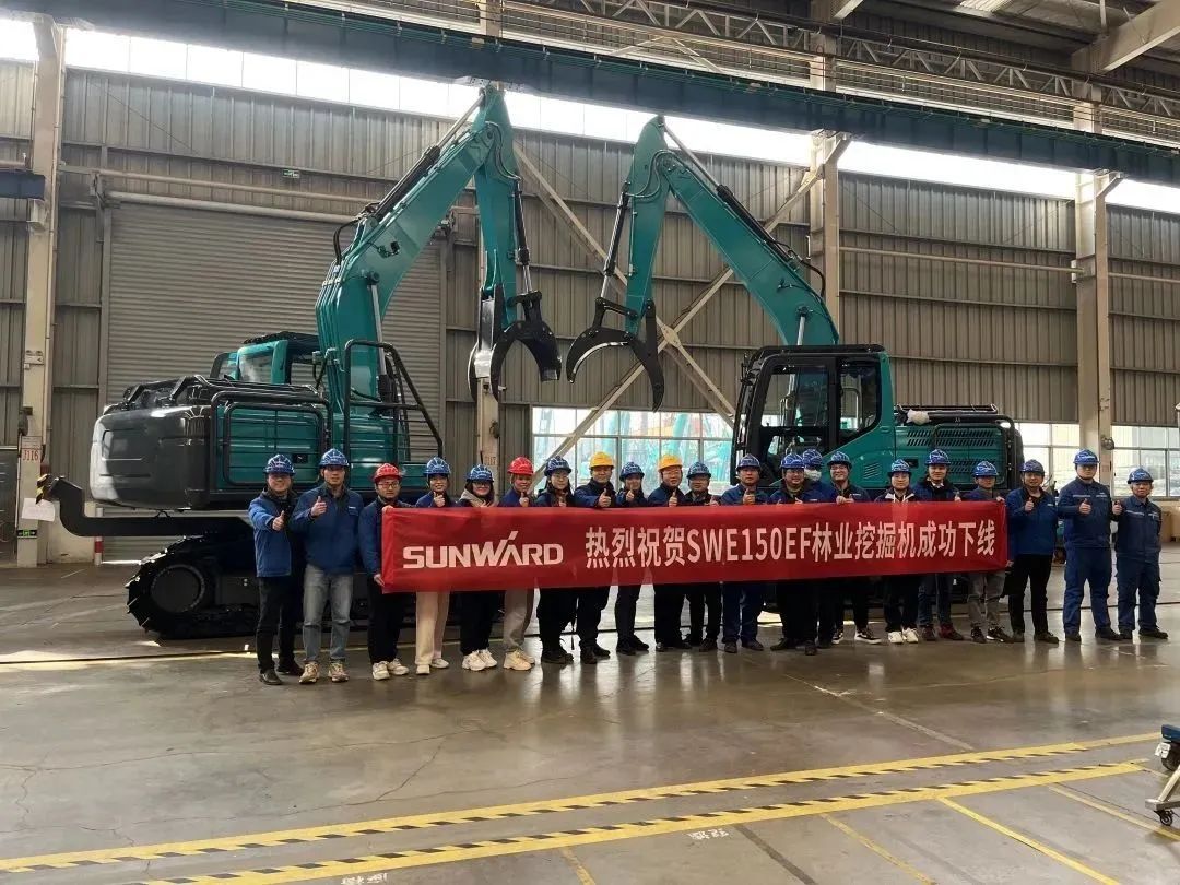 跋山涉水，称霸“武林”！9001cc金沙以诚为本智能首款中型林业挖掘机成功下线