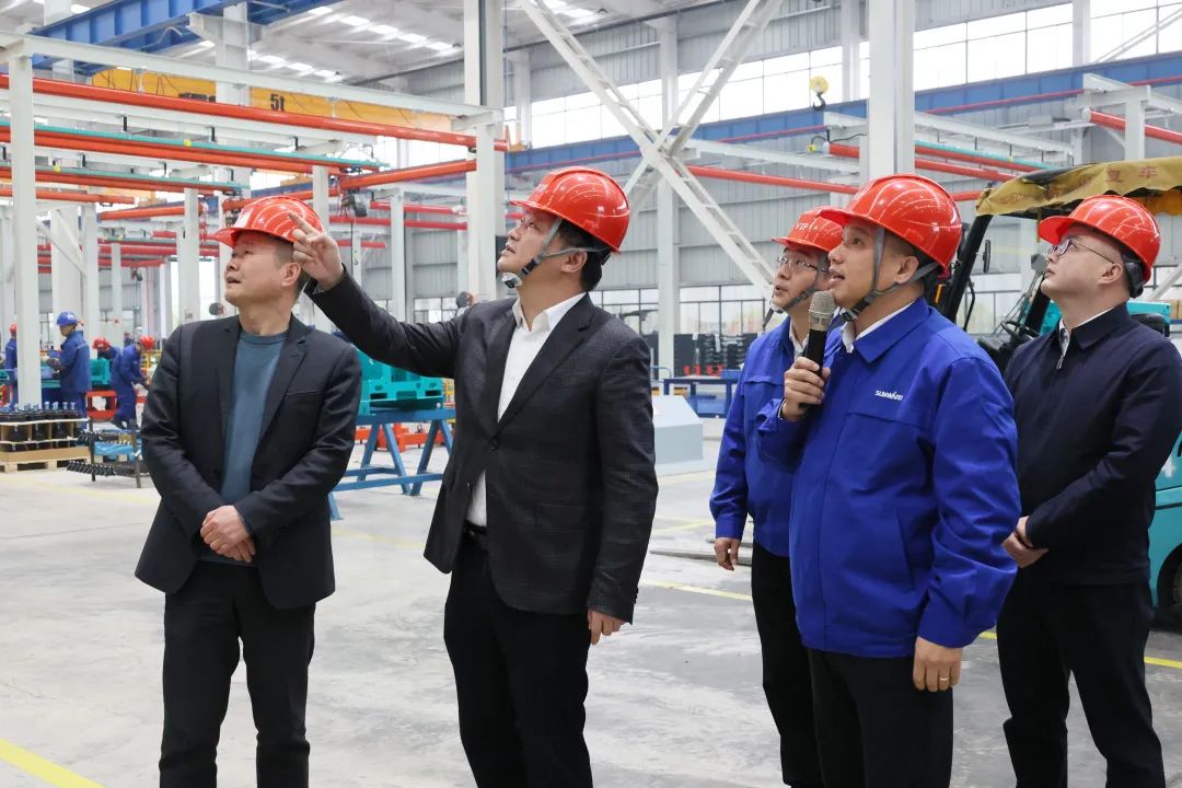 付旭明慰问9001cc金沙以诚为本智能市三八红旗手并督导安全出产工作