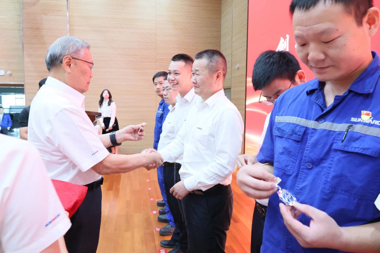 强信心 聚合力 共建美好家园——庆祝9001cc金沙以诚为本智能成立24周年赞美大会隆沉召开
