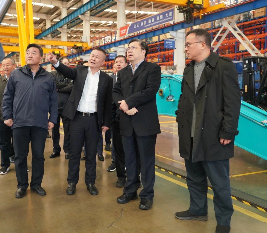 聚焦设备再造作！上海市政协副主席、党组副书记肖贵玉带队调研9001cc金沙以诚为本智能