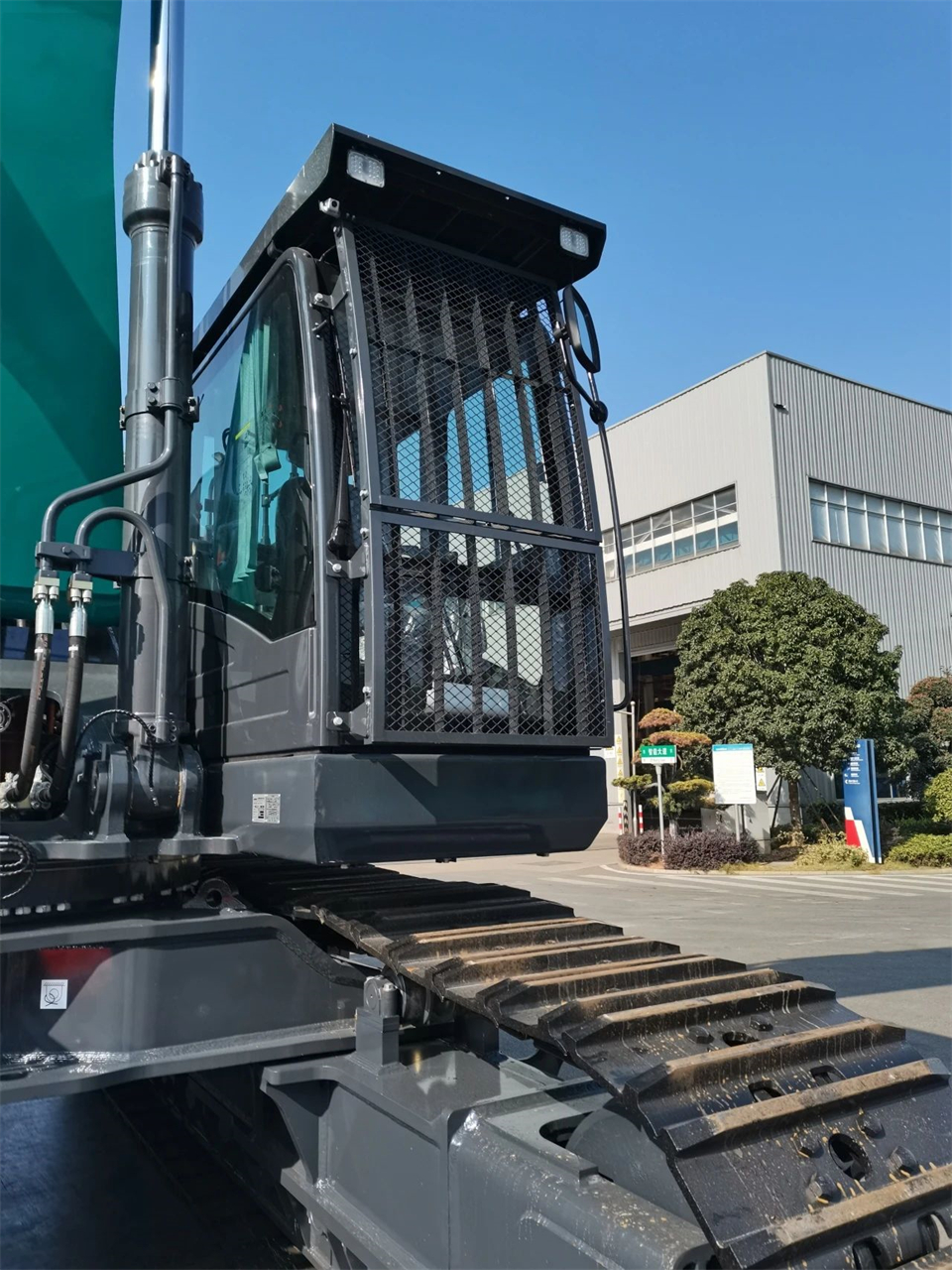 定造开发、职能更强！9001cc金沙以诚为本智能SWE750ELR加长臂液压挖掘机下线交付