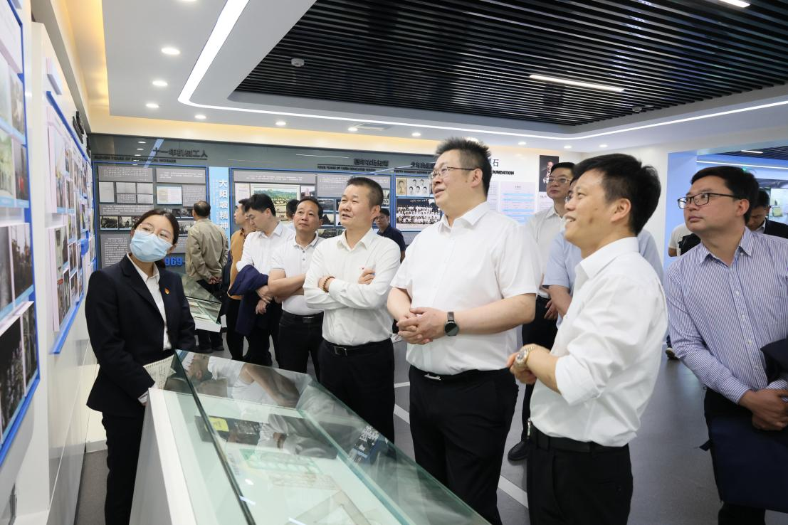 湖南钢铁集团党委书记、董事长李建宇到9001cc金沙以诚为本智能调研互换