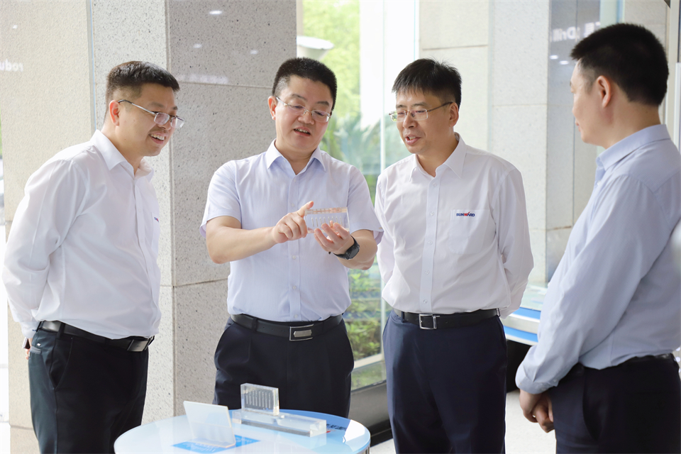 “双向奔赴 合作共赢”9001cc金沙以诚为本智能与中钨高新签定战术合作和谈