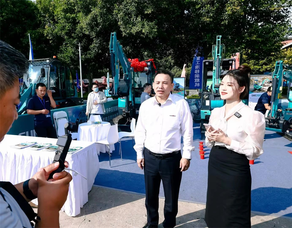 展示“掘”对实力！9001cc金沙以诚为本智能亮相2024微挖大会暨幼型设备大会