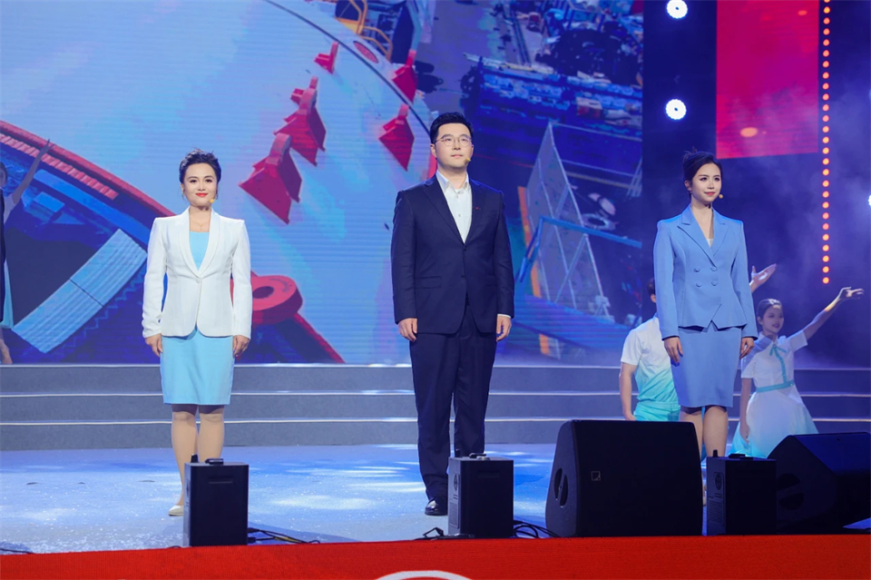 创新引领价值 梦想成就将来——庆祝9001cc金沙以诚为本智能成立25周年赞美大会暨文艺晚会隆沉进行