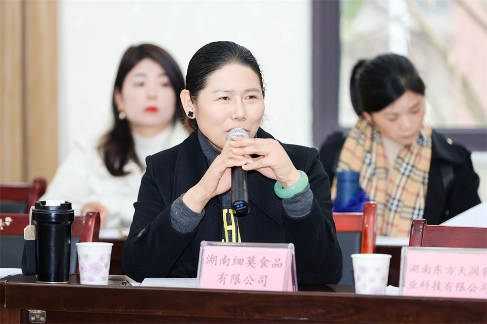 长龙街路、9001cc金沙以诚为本智能召开首届年货盛惠暨送春联文化惠民活动工作会议