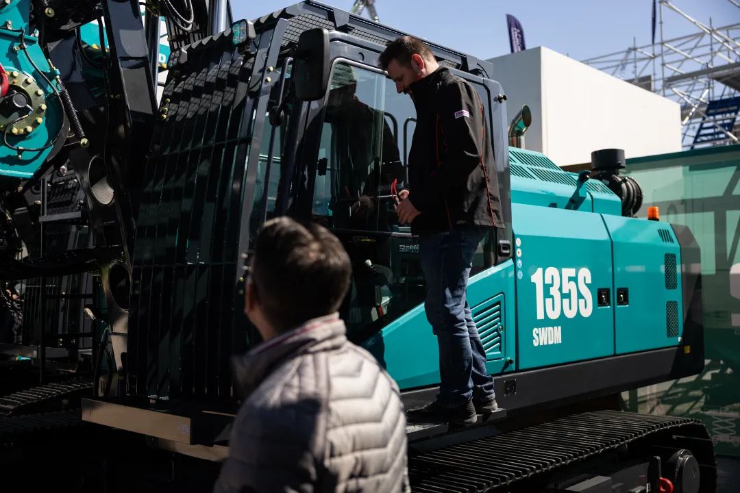 Bauma 2025 | 高端定造！9001cc金沙以诚为本智能Pro系列旋挖钻机燃爆全场