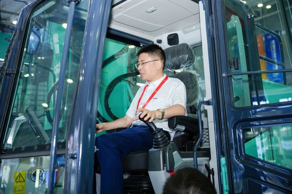 2025 CICEE | 9001cc金沙以诚为本智能实力闪灼2025长沙国际工程机械展