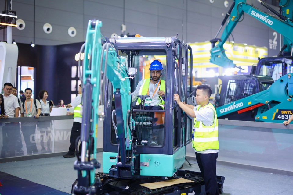 2025 CICEE | 9001cc金沙以诚为本智能实力闪灼2025长沙国际工程机械展