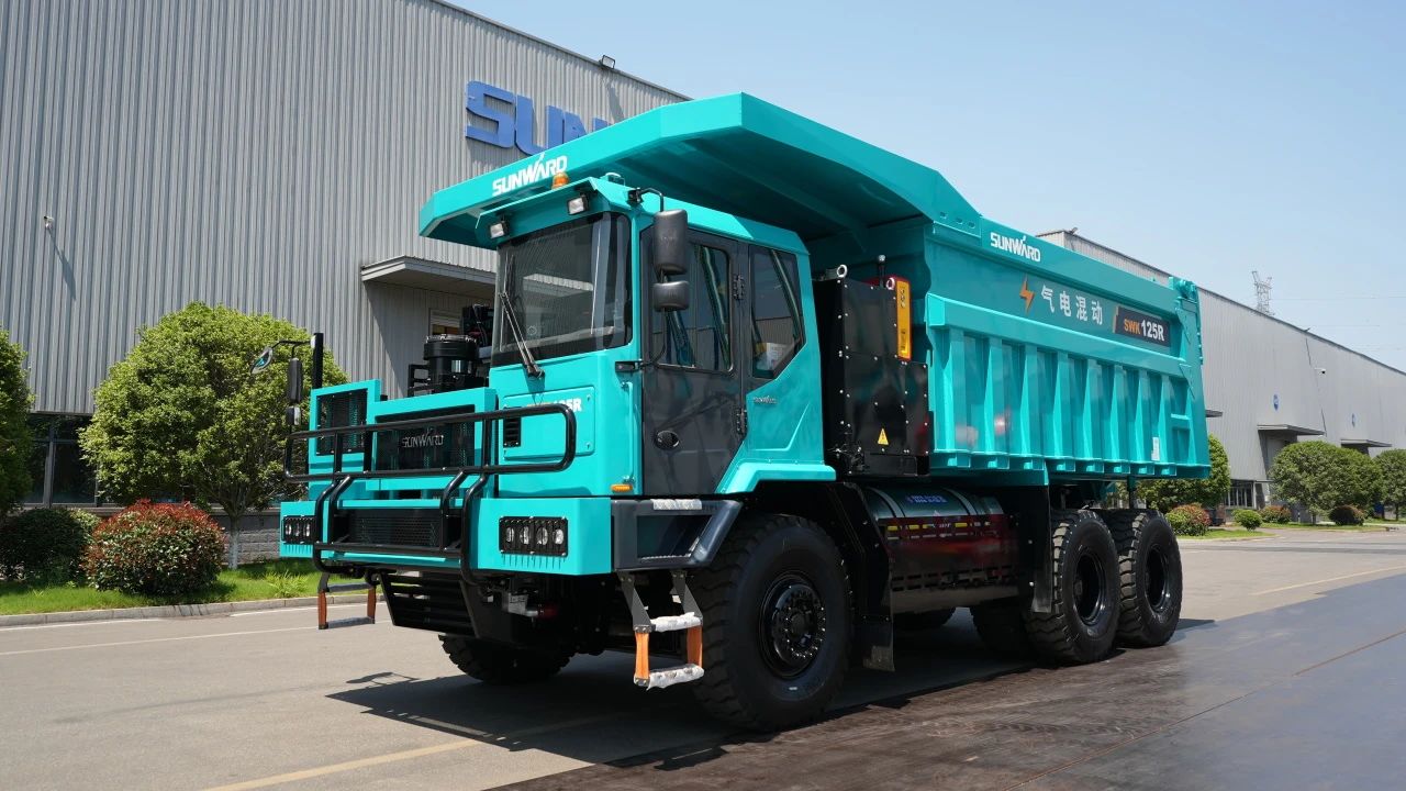 2025 CICEE | 9001cc金沙以诚为本矿岩两款沉磅新品亮相2025长沙展