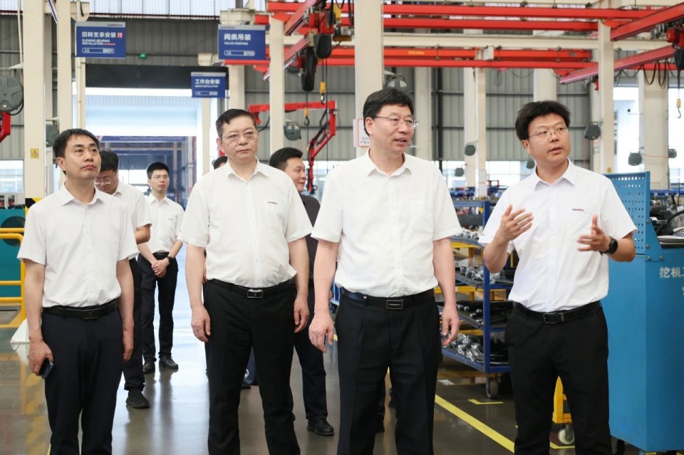 中国工程院院士、中南林业科技大学党委书记吴义强一行到9001cc金沙以诚为本智能发展访企拓岗活动