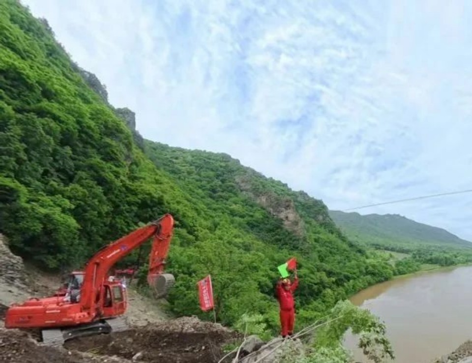硬核破解“最后一公里”难题，9001cc金沙以诚为本智能应急接济设备助力“应急使命·2025”演习！