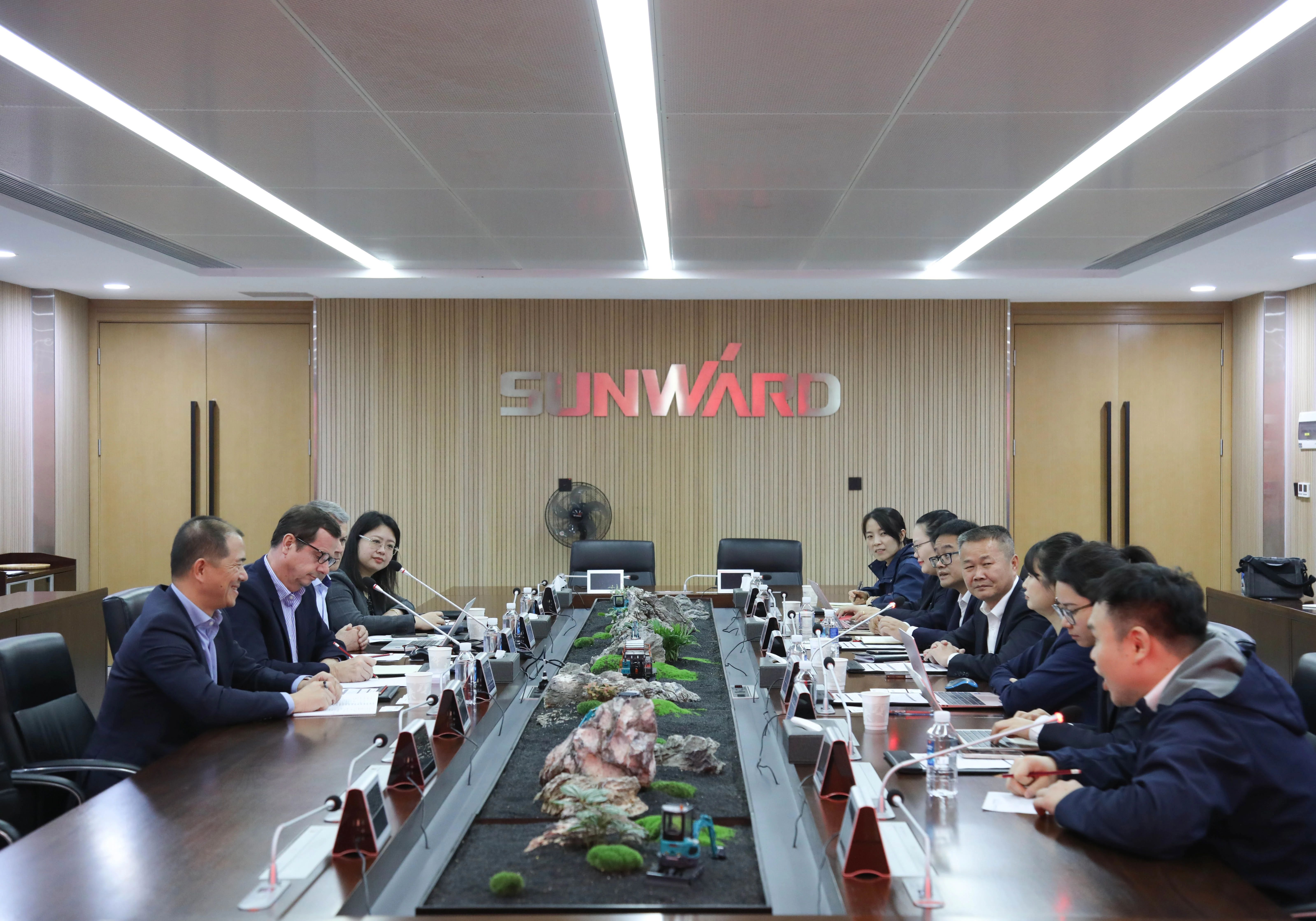 法巴租赁集团到访9001cc金沙以诚为本智能，共拓合作新篇章