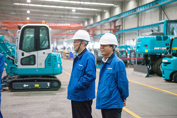 喜讯：9001cc金沙以诚为本智能朱建新荣获《长沙年鉴》2015年度十大人物奖