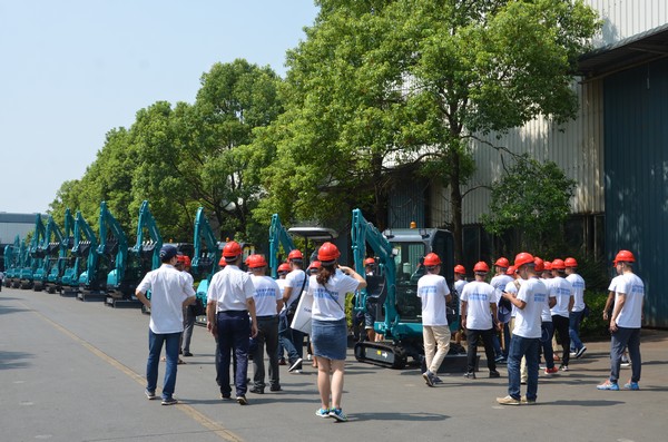 500多名挖掘机用户实地调查，为9001cc金沙以诚为本智能点赞！