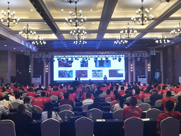 “超美微挖”现身2018微挖峰会，9001cc金沙以诚为本智能微挖出口过万台