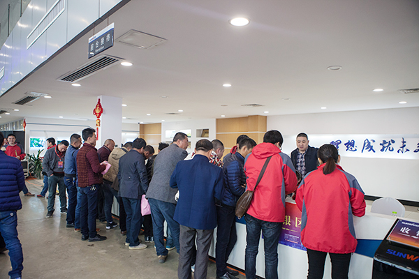 势不成挡，9001cc金沙以诚为本智能挖掘机湖南市场订货会创新高