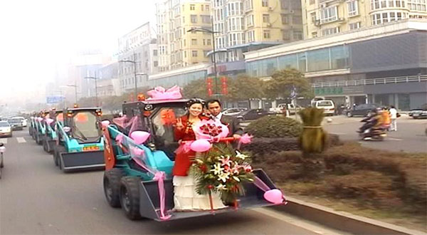 谁说机械都冰凉？这款会跳舞的滑移明明就是周到奔放的！