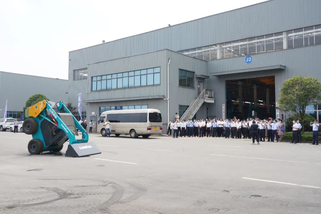 全国战术性新兴产业集群建设调查团调研9001cc金沙以诚为本智能